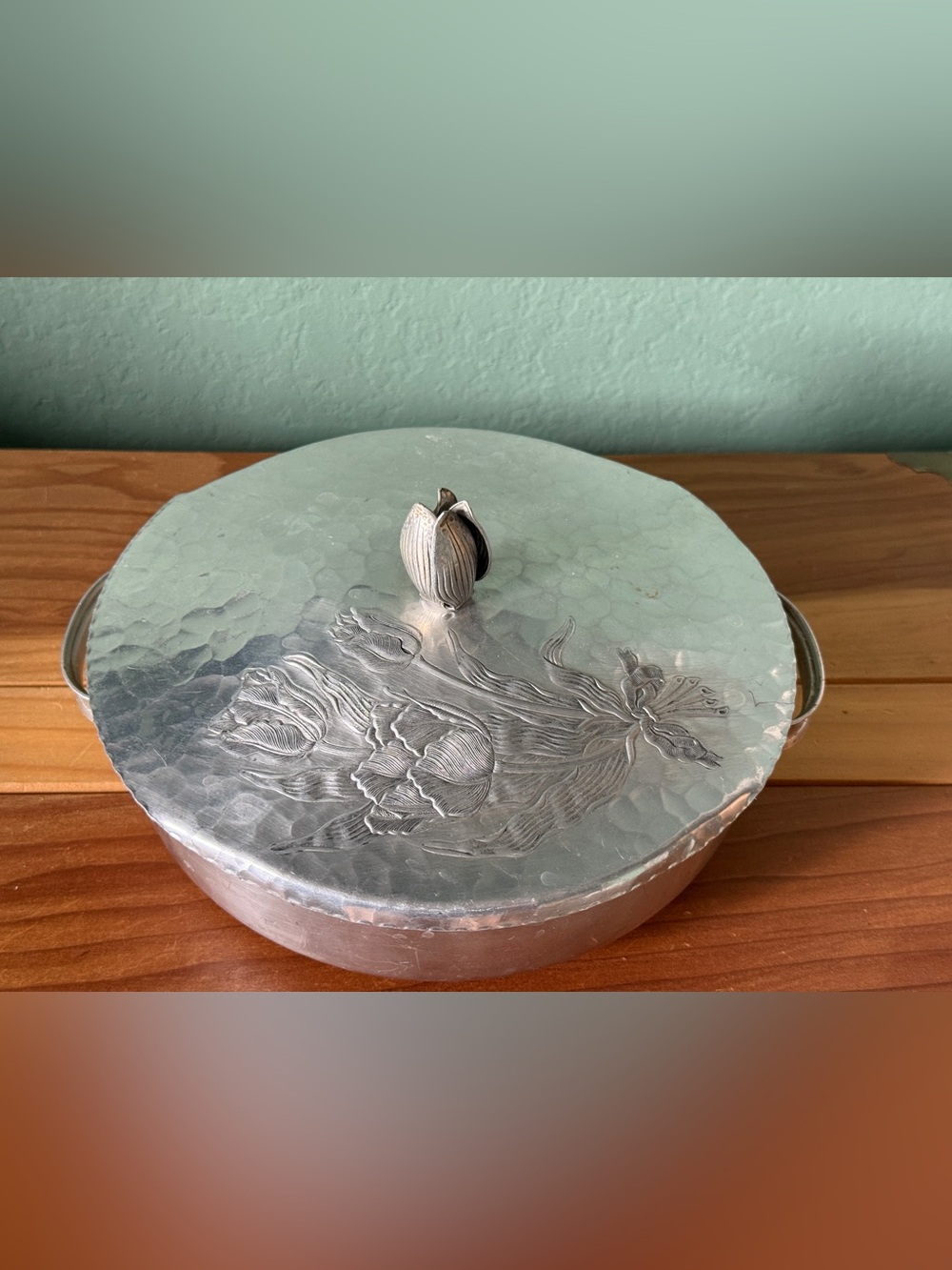 Vintage Hammered Aluminum Covered Serving Dish Tulip Floral 8” Mid Century